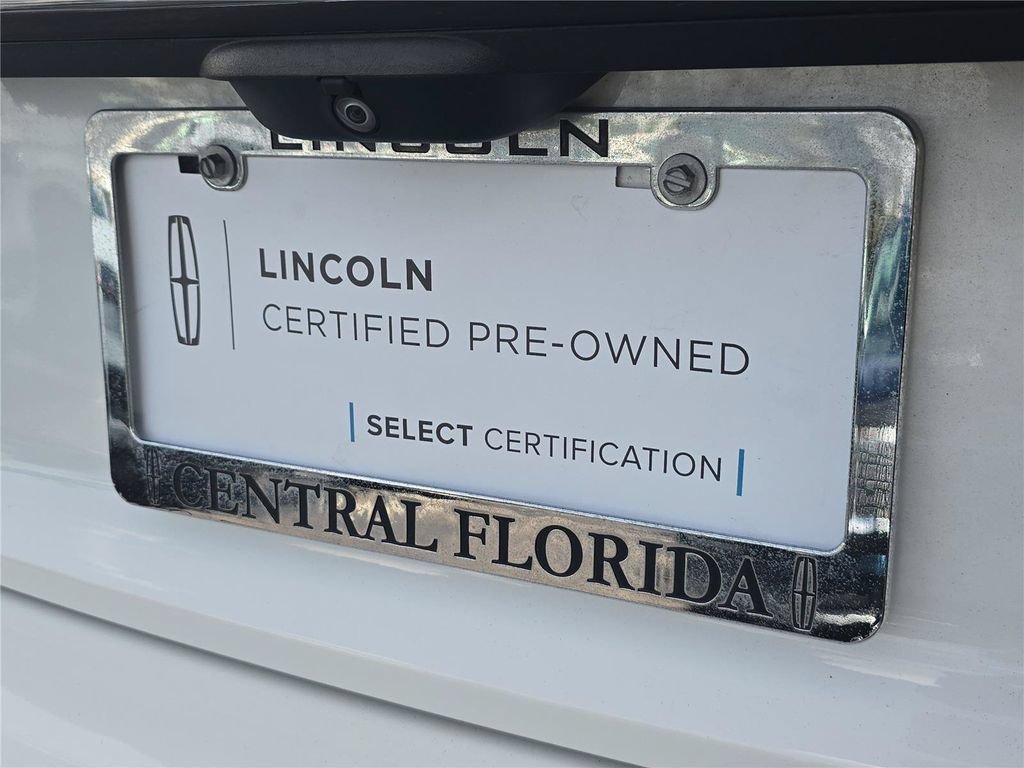 Used 2023 Lincoln Nautilus FWD w/ Premium Package image 7