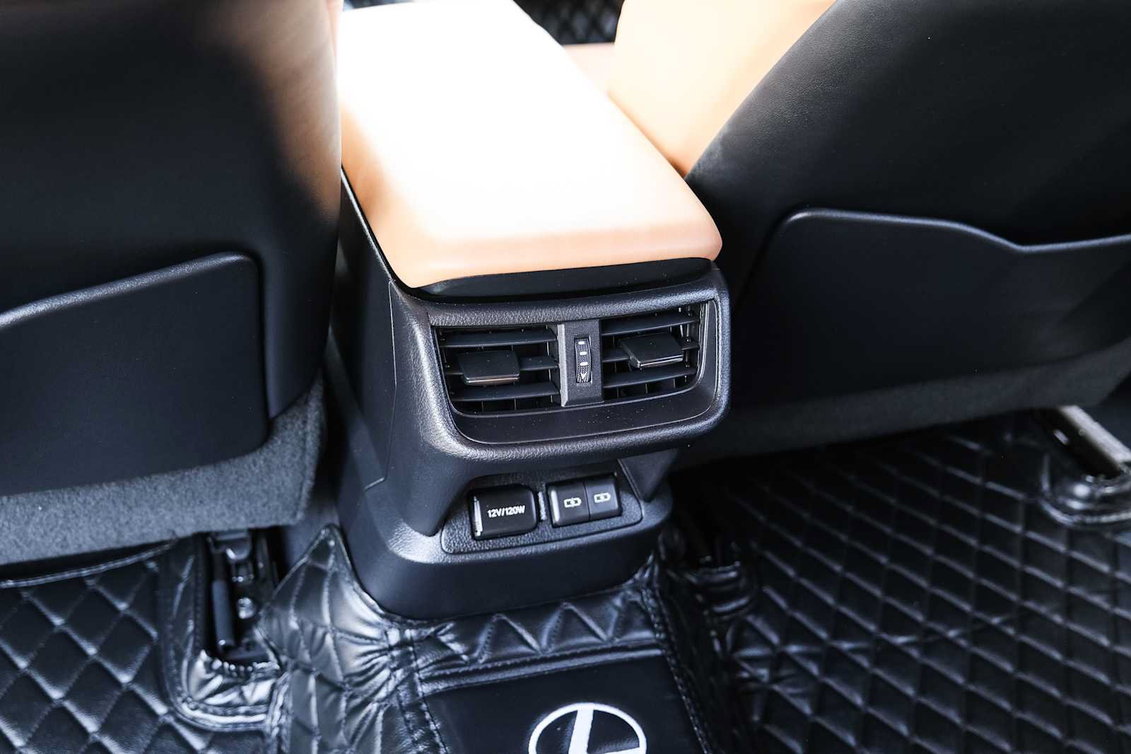 Used 2022 Lexus ES 300h Ultra Luxury w/ Accessory Package 2 FWD image 49