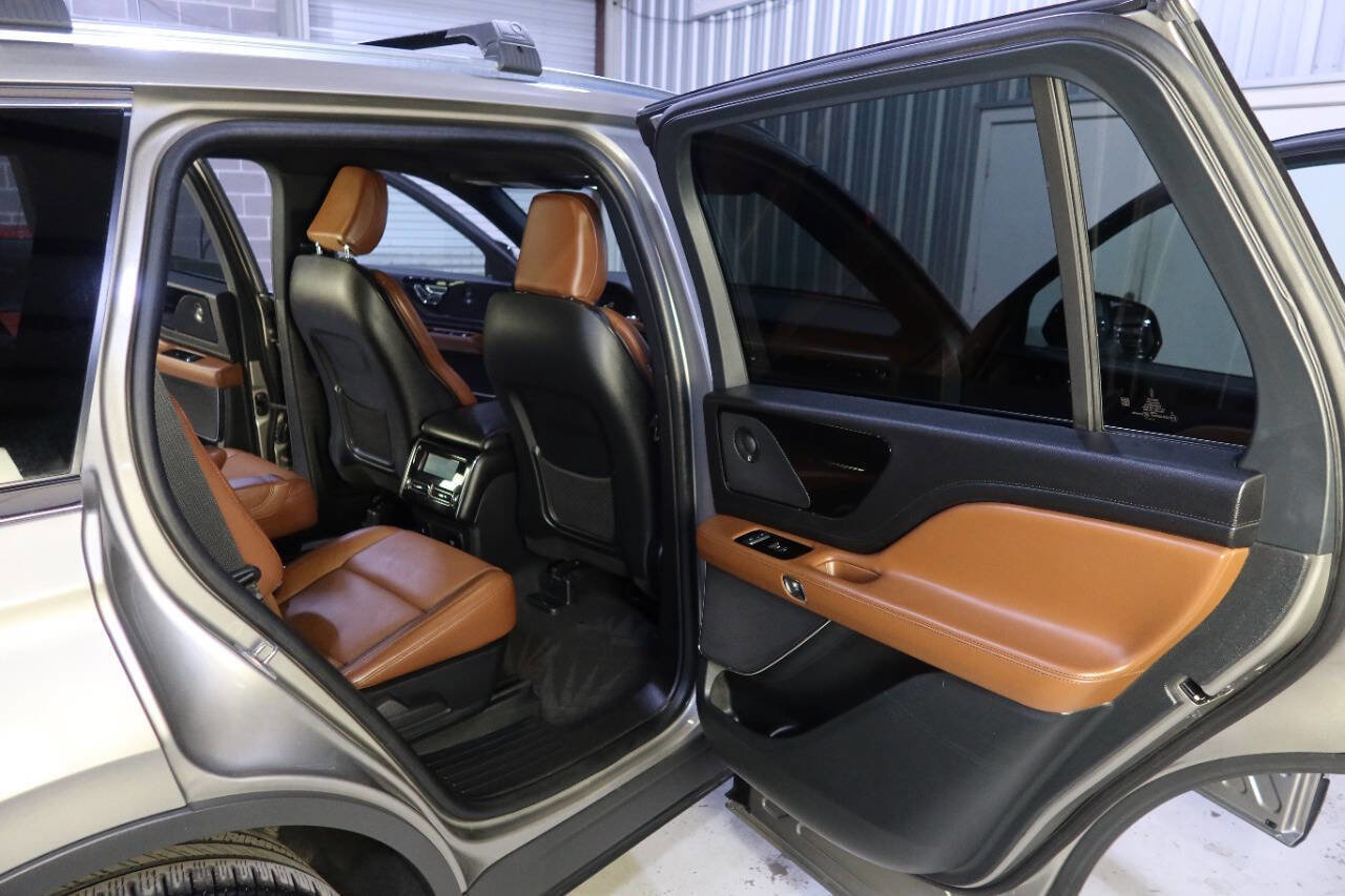 Used 2023 Lincoln Aviator Reserve w/ Equipment Group 201A image 14