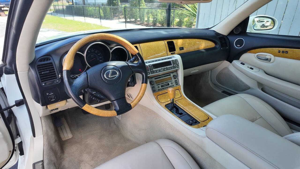 Used 2004 Lexus SC 430 Convertible image 12