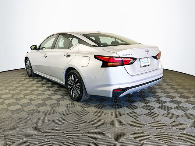 Used 2024 Nissan Altima 2.5 SV FWD image 6
