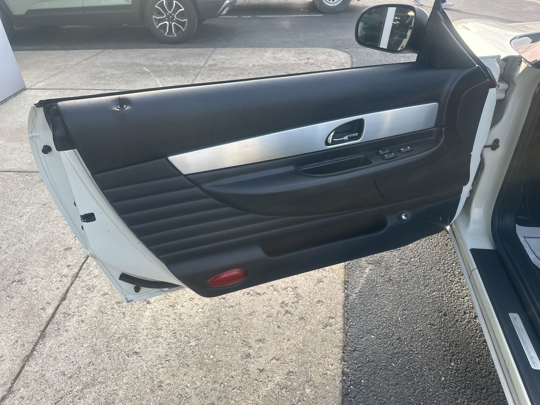 Used 2003 Ford Thunderbird image 15