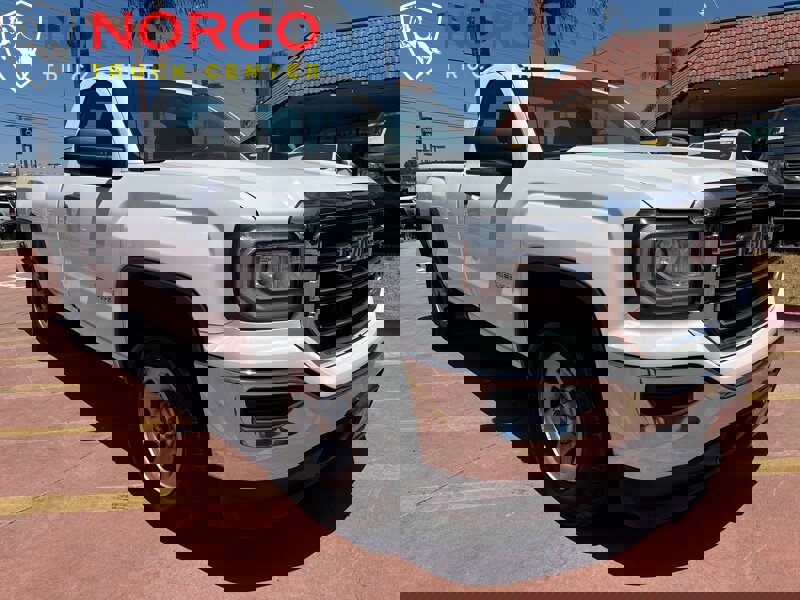 Used 2017 GMC Sierra 1500 2WD Regular Cab image 2