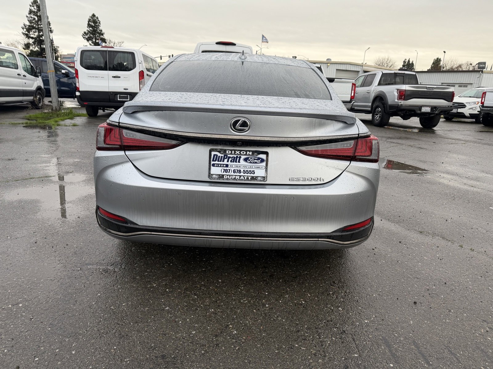 Used 2024 Lexus ES 300h F Sport image 4