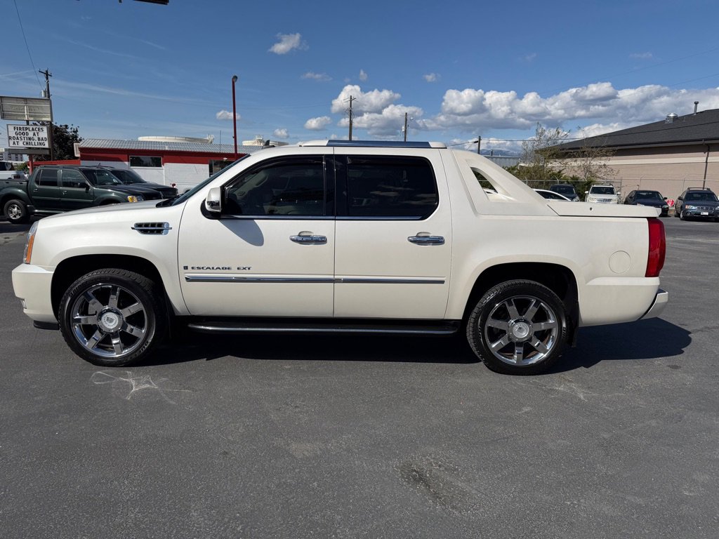 Used 2008 Cadillac Escalade EXT AWD/4WD image 3