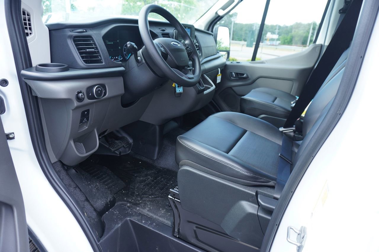 New 2025 Ford Transit 250 148 Medium Roof image 34