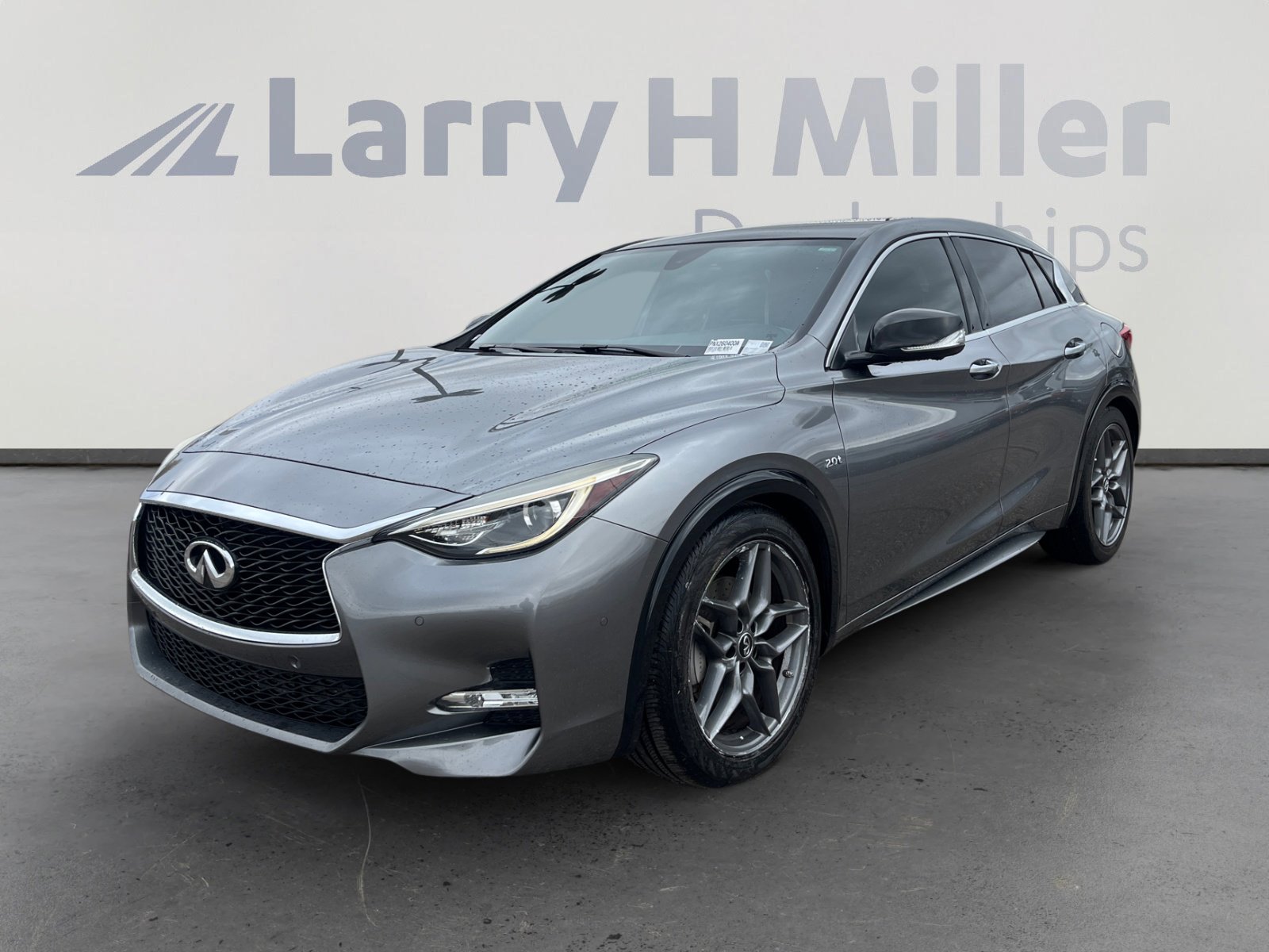 Used 2017 INFINITI QX30 Sport w/ Sport Leather Package image 1