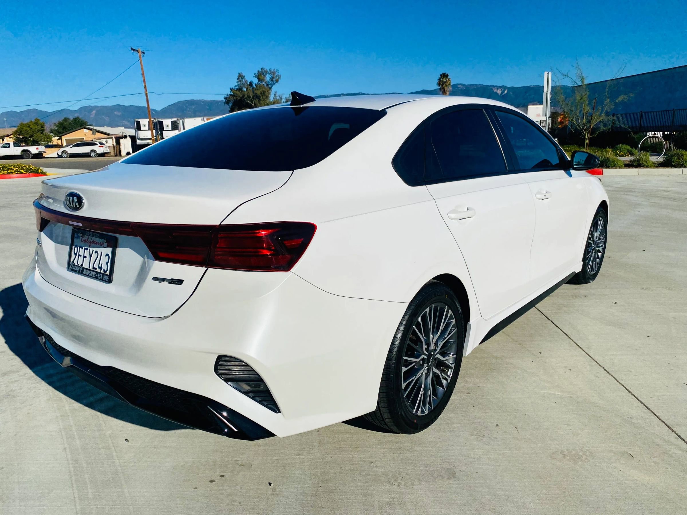 Used 2023 Kia Forte GT-Line image 2