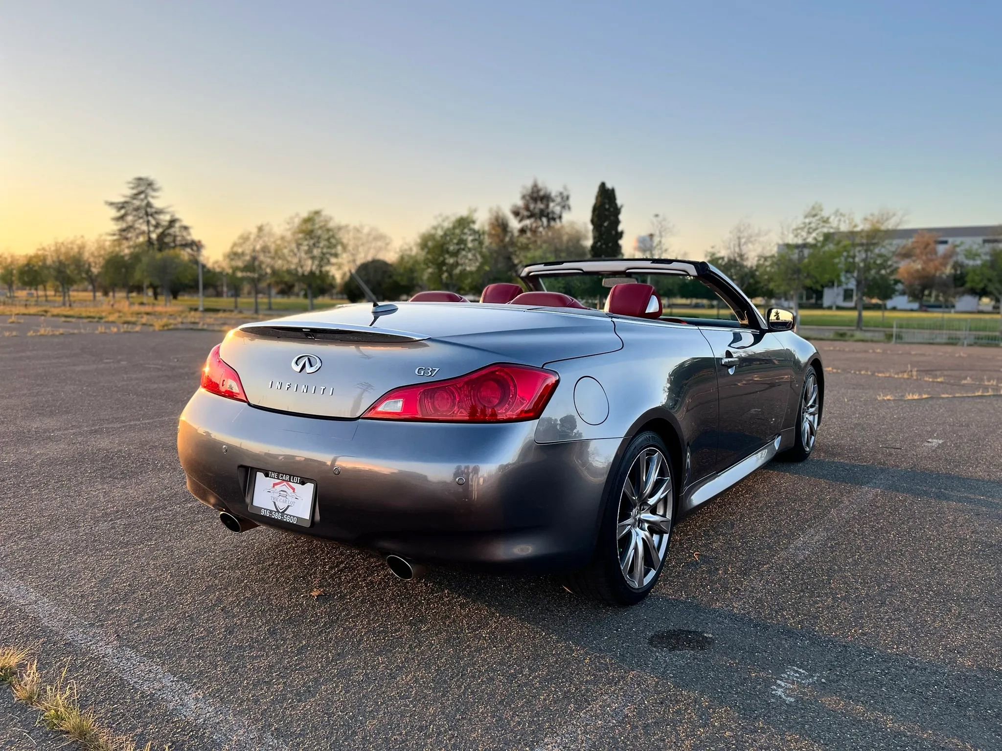 Used 2010 INFINITI G37 Anniversary Edition RWD image 5