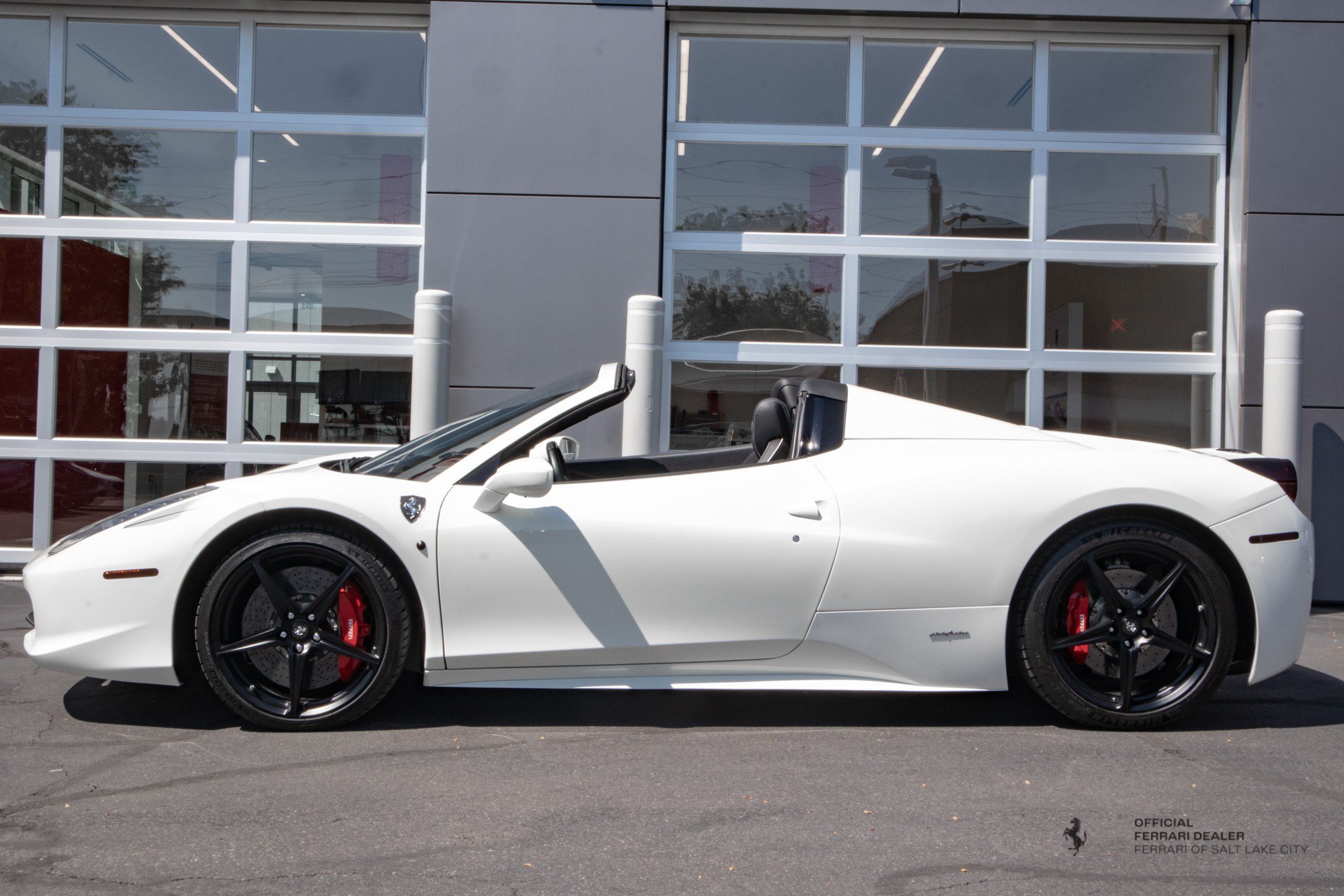Used 2013 Ferrari 458 Spider RWD image 2