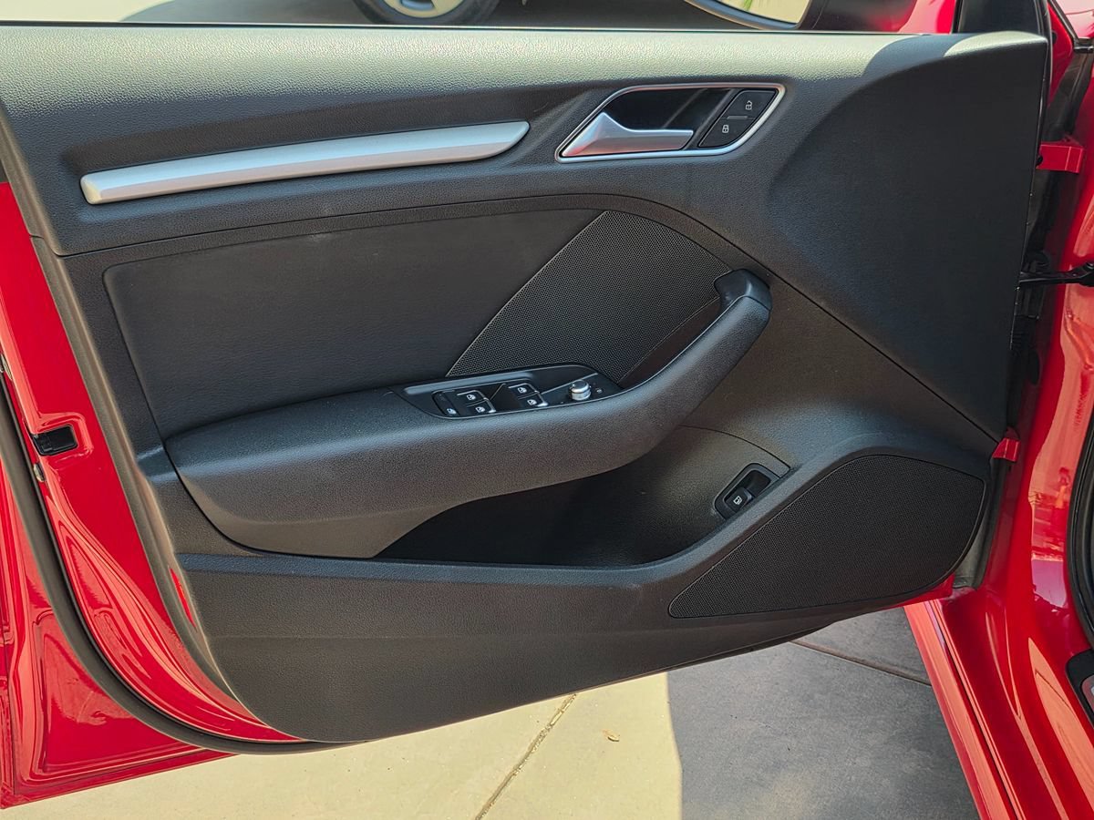 Used 2017 Audi A3 e-tron Premium FWD image 28