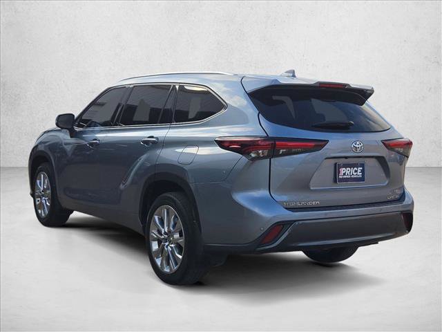 Used 2024 Toyota Highlander Limited FWD image 8