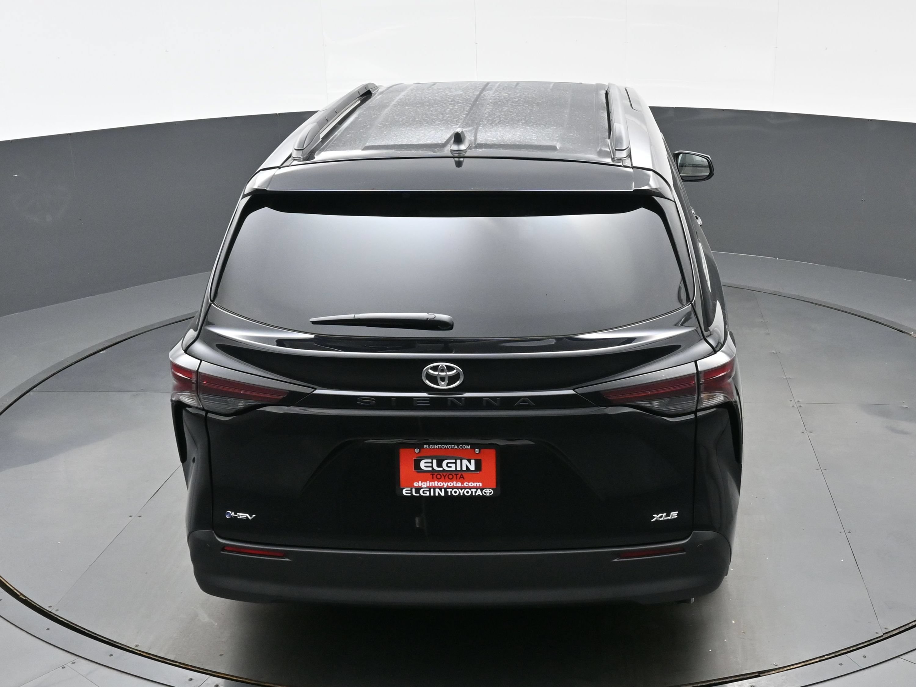 Used 2026 Toyota Sienna XLE FWD image 41