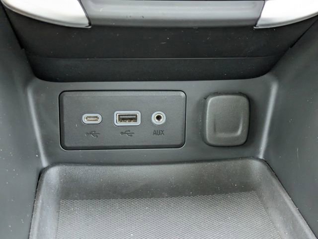 Used 2023 GMC Terrain SLE FWD image 29
