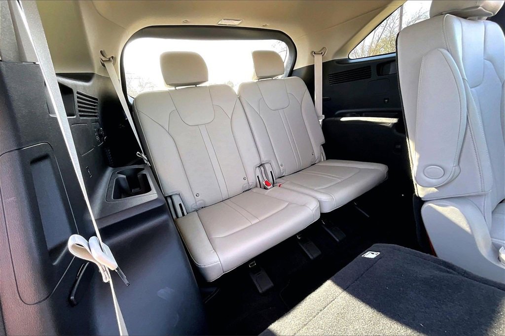 Certified 2025 Kia Sorento EX w/ Panoramic Sunroof Package image 30