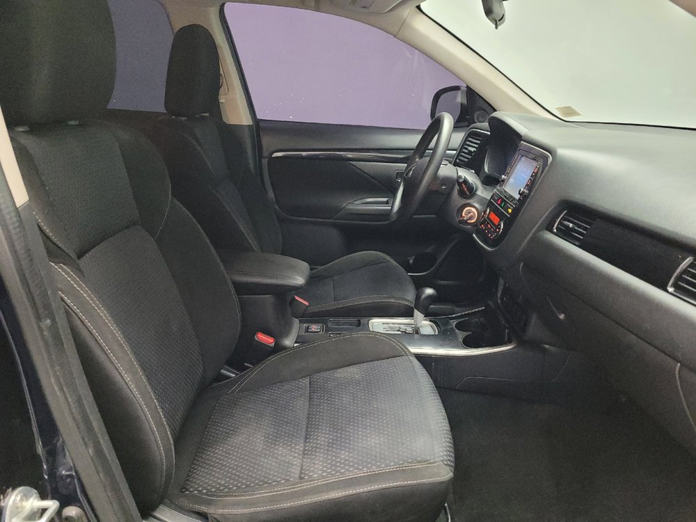 Used 2019 Mitsubishi Outlander ES image 21