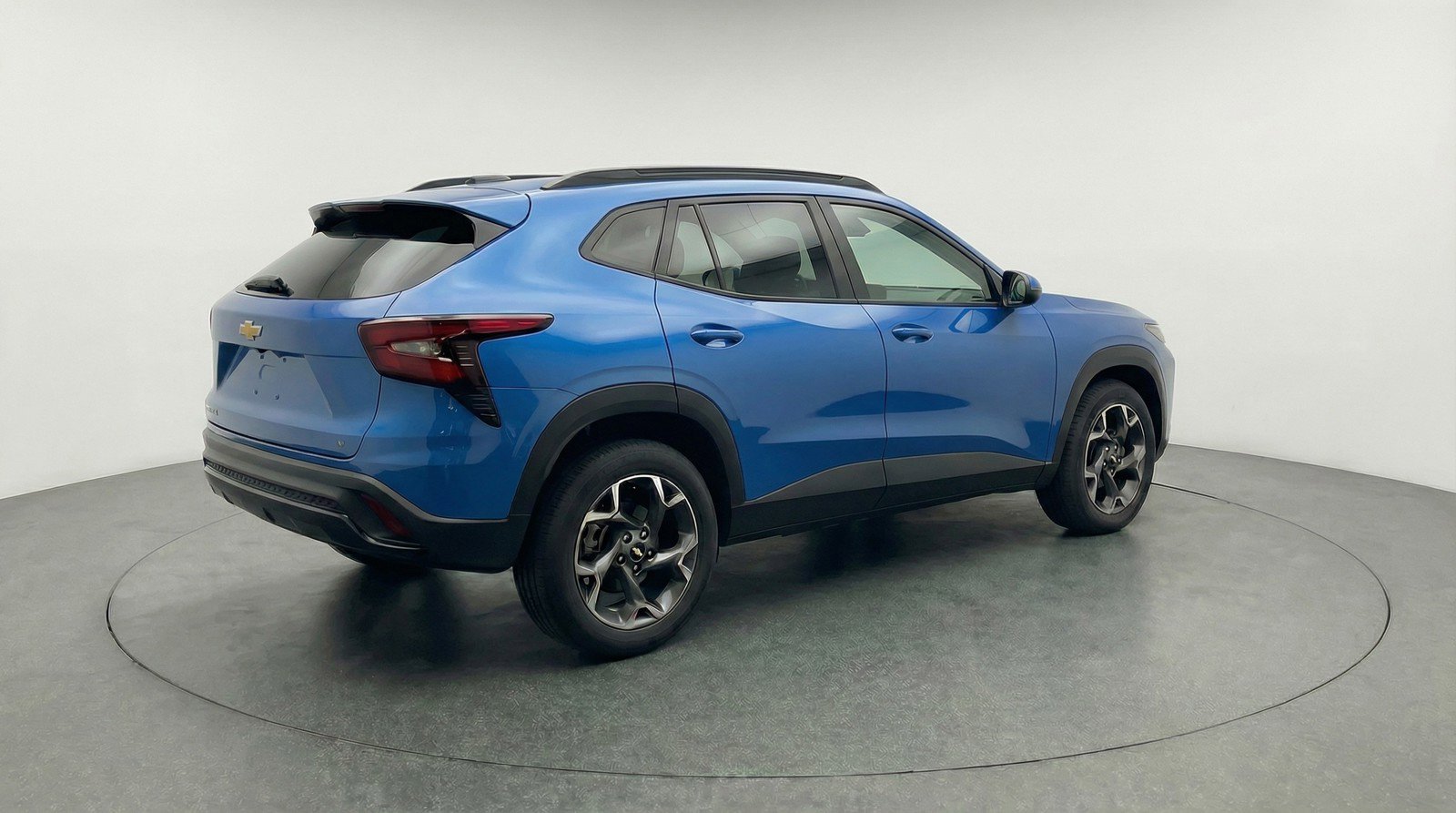 Used 2025 Chevrolet Trax LT FWD image 9