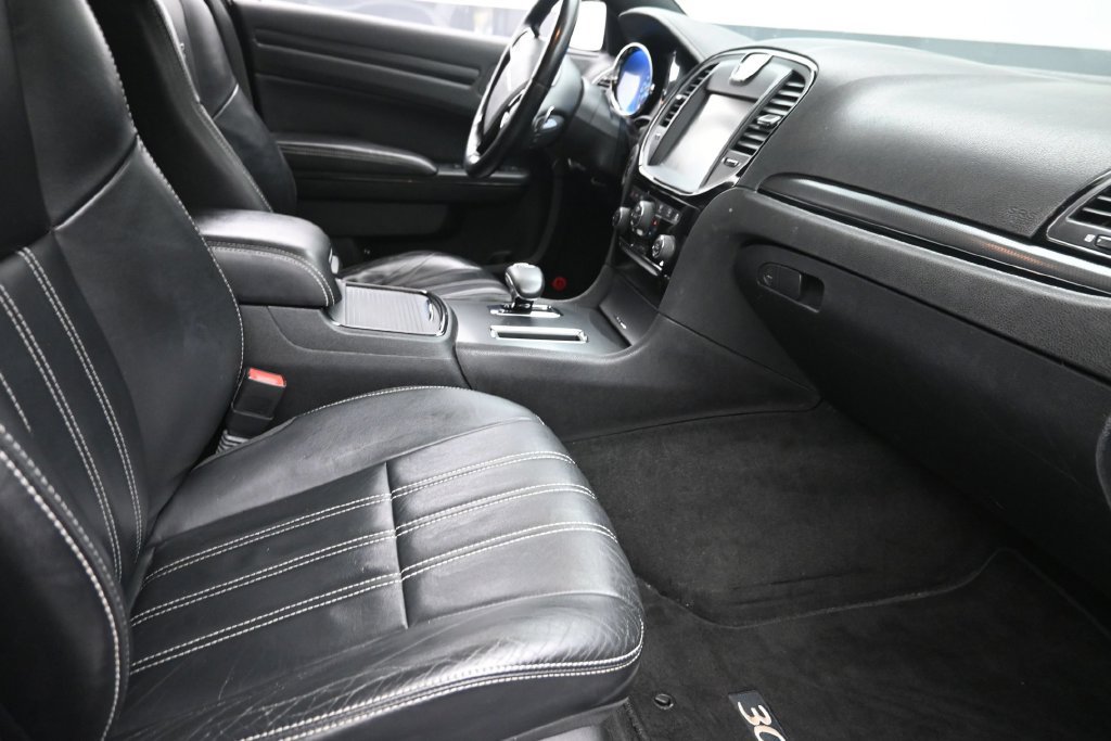 Used 2014 Chrysler 300 S AWD/4WD image 9