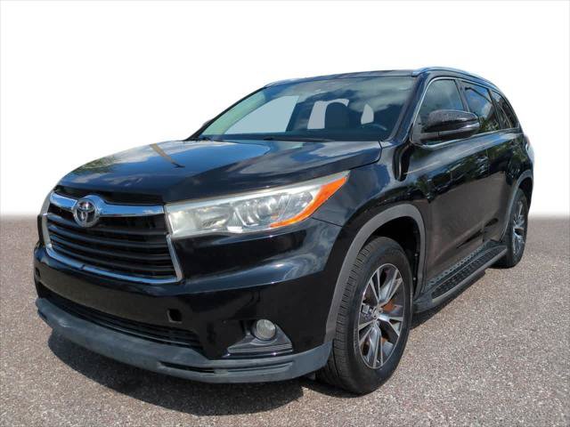 Certified 2016 Toyota Highlander XLE FWD image 1
