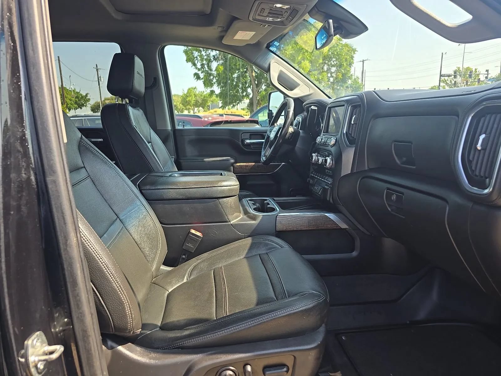 Used 2022 GMC Sierra 3500 Denali AWD/4WD image 11