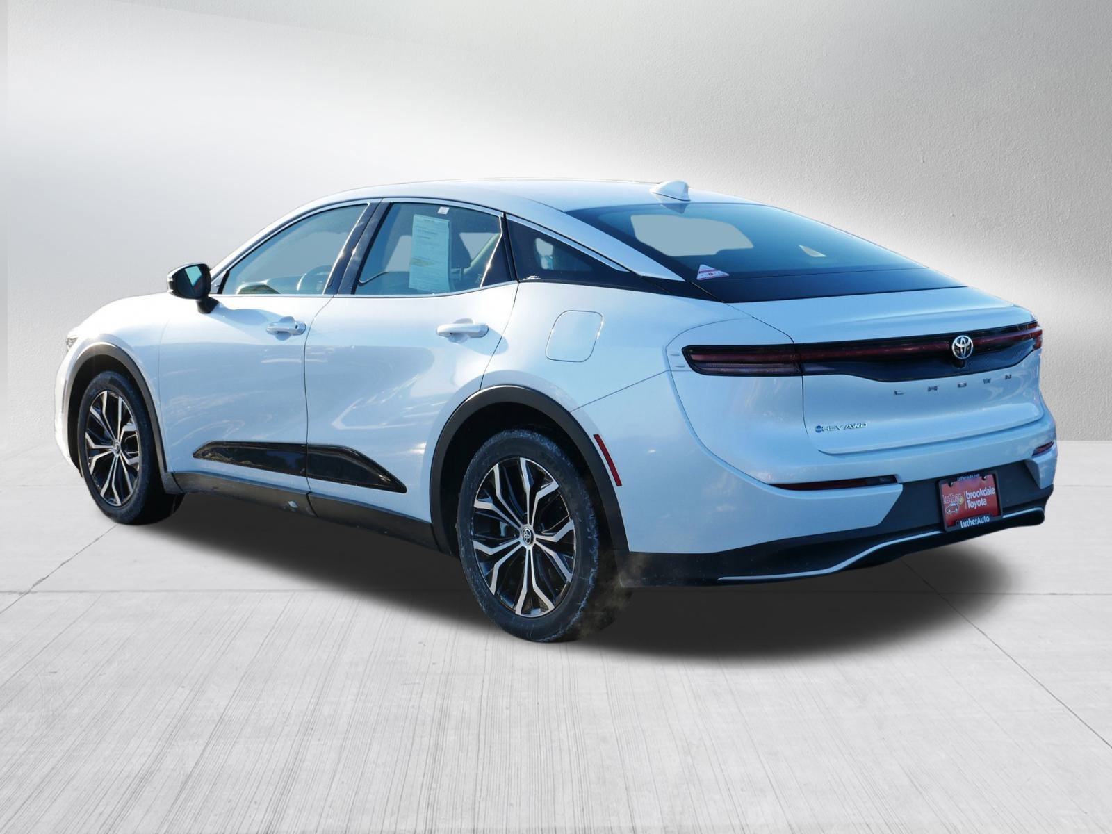 Used 2024 Toyota Crown XLE image 5