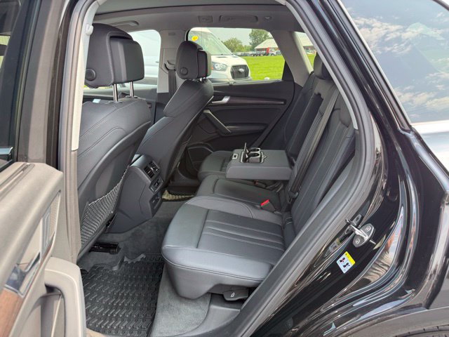 Used 2025 Audi Q5 2.0T Premium Plus w/ Premium Plus Package AWD/4WD image 17