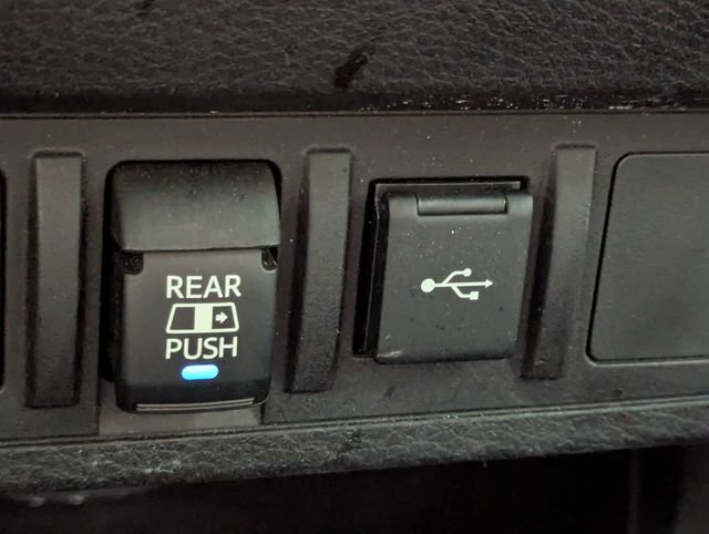 Used 2020 Toyota Tacoma SR5 RWD image 15