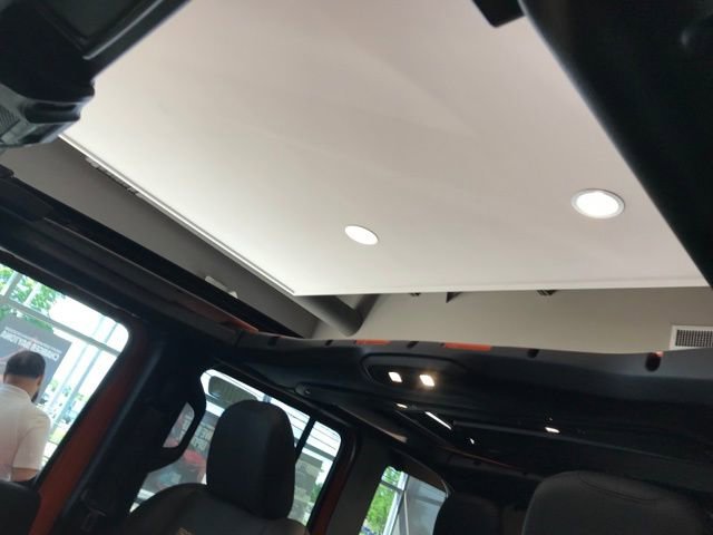 New 2025 Jeep Wrangler Unlimited Rubicon 392 image 22