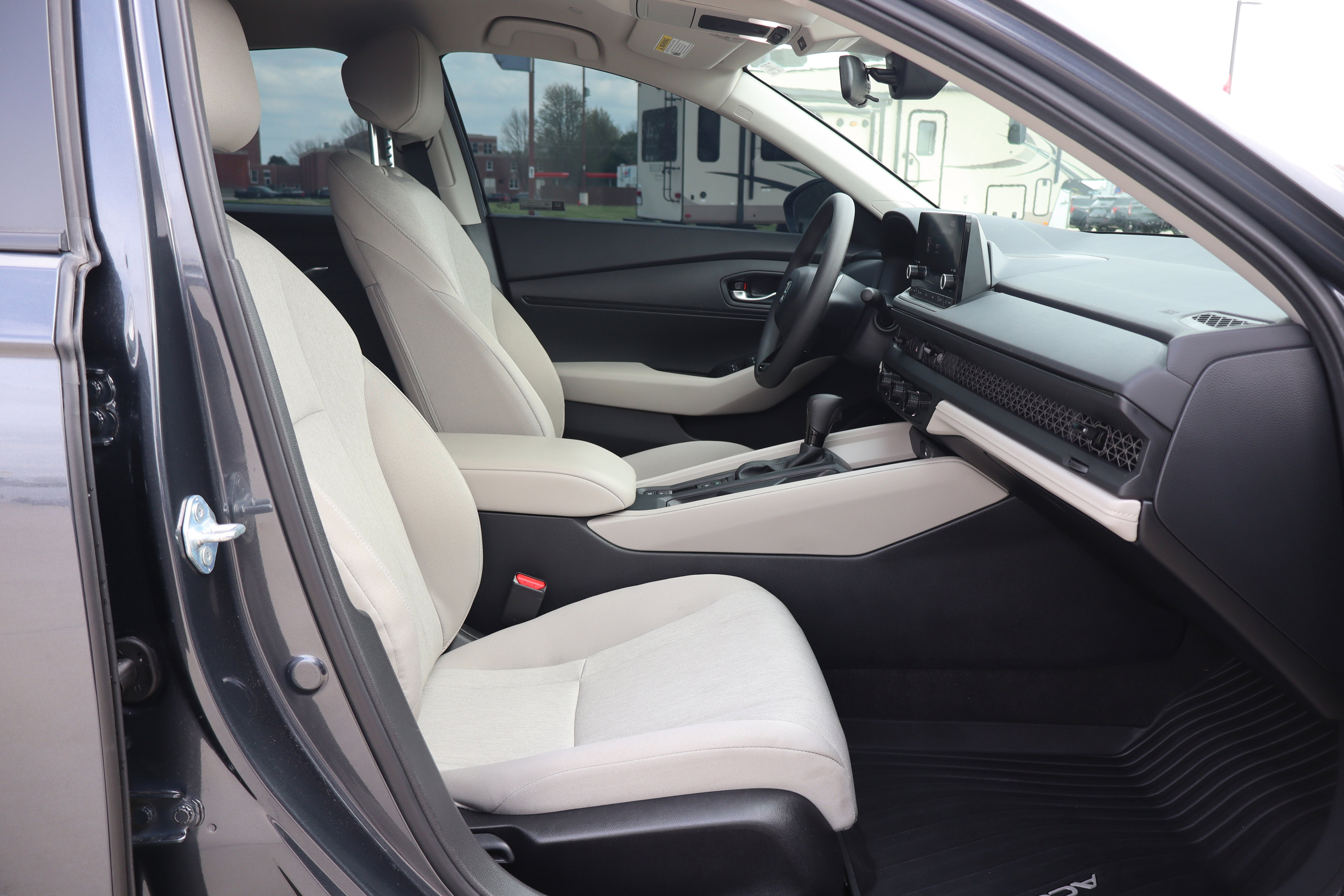 Used 2025 Honda Accord LX image 13