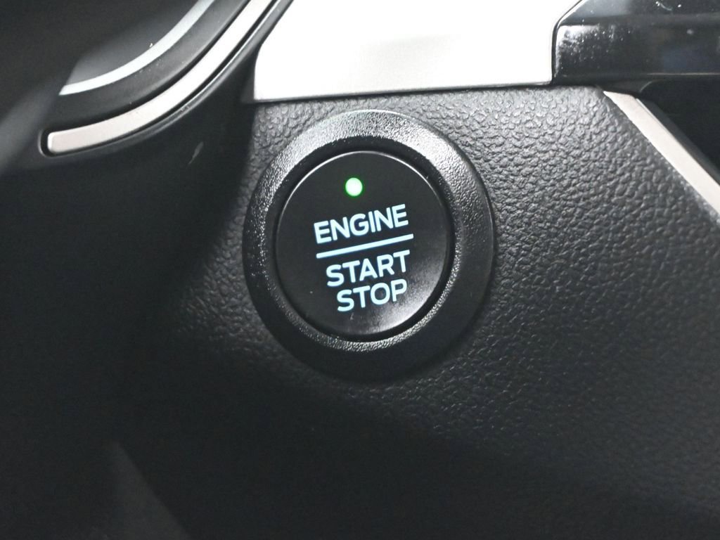 Certified 2022 Ford Escape SE w/ Cold Weather Package AWD/4WD image 13