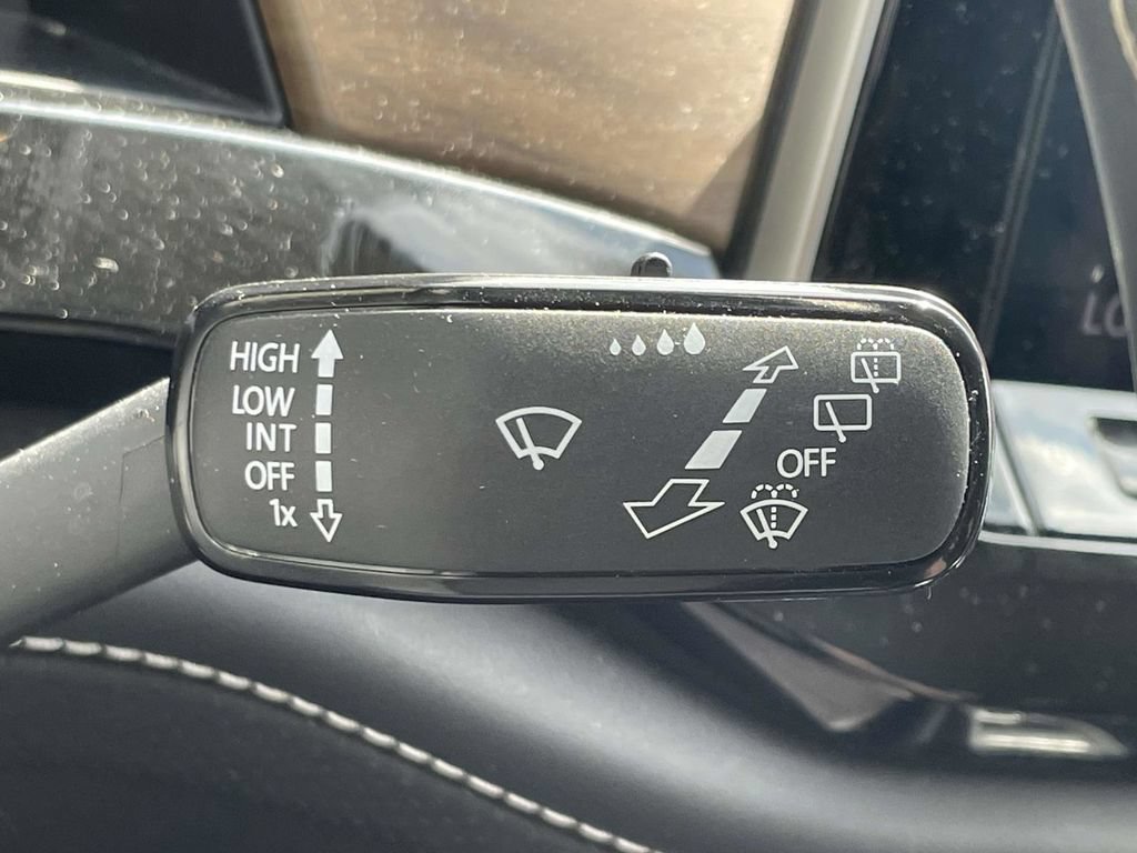 Used 2025 Volkswagen Atlas SE AWD/4WD image 28