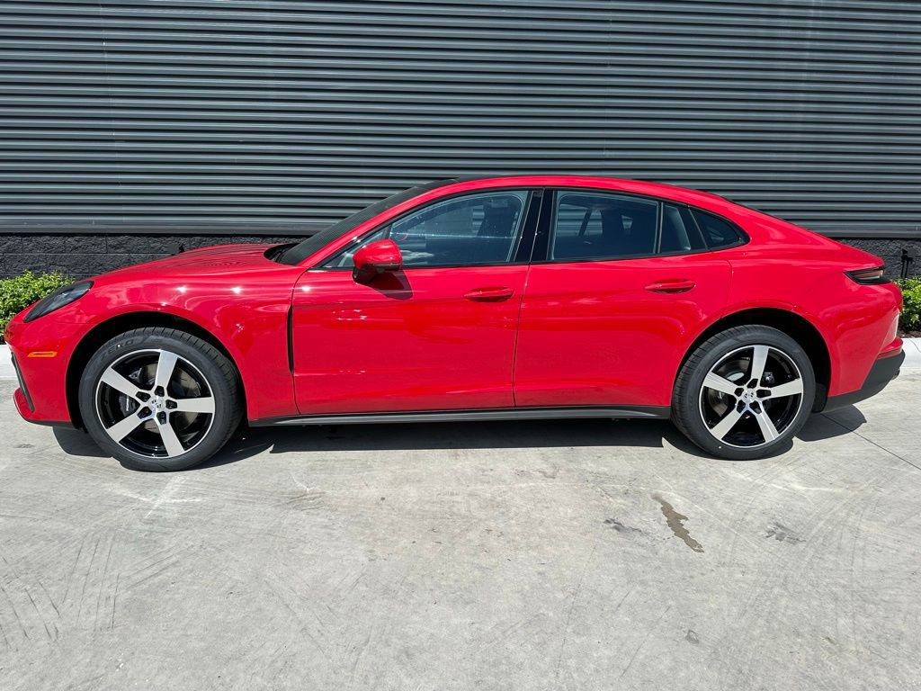 Used 2025 Porsche Panamera image 2