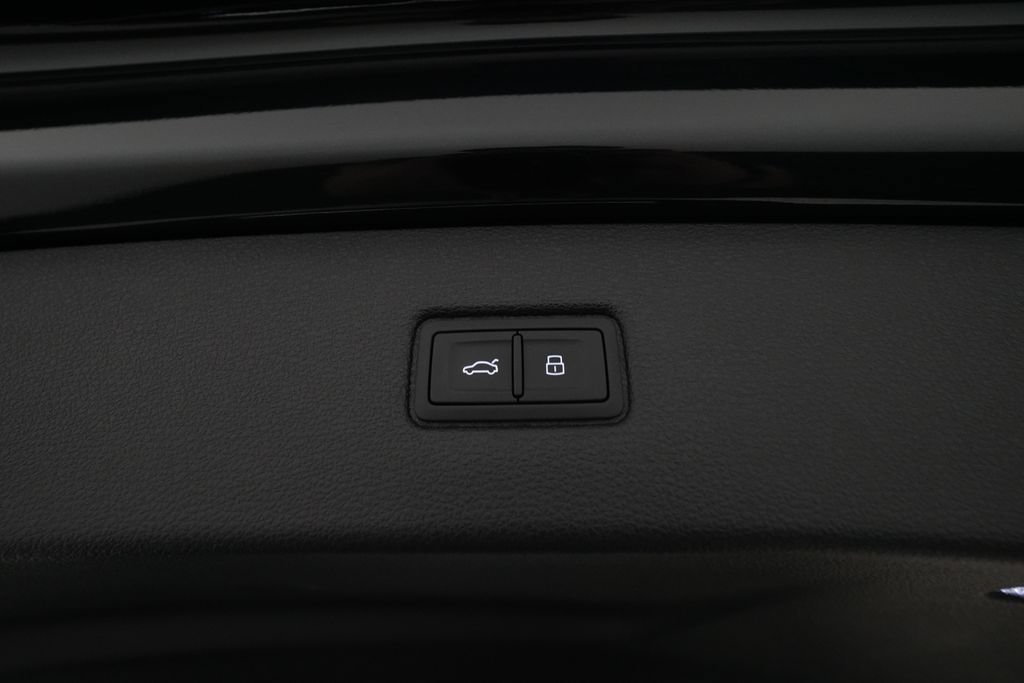 New 2026 Audi SQ7 Prestige AWD/4WD image 15
