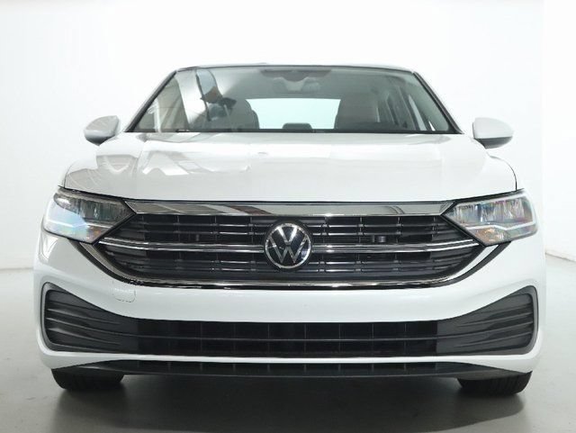 Used 2024 Volkswagen Jetta SE w/ Panoramic Sunroof Package FWD image 5