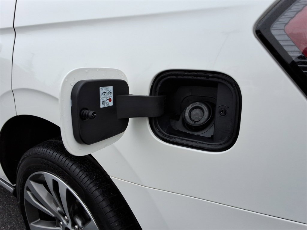 Used 2021 Ford Expedition Limited image 13