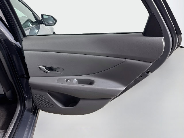 Used 2024 Hyundai Elantra SEL FWD image 27