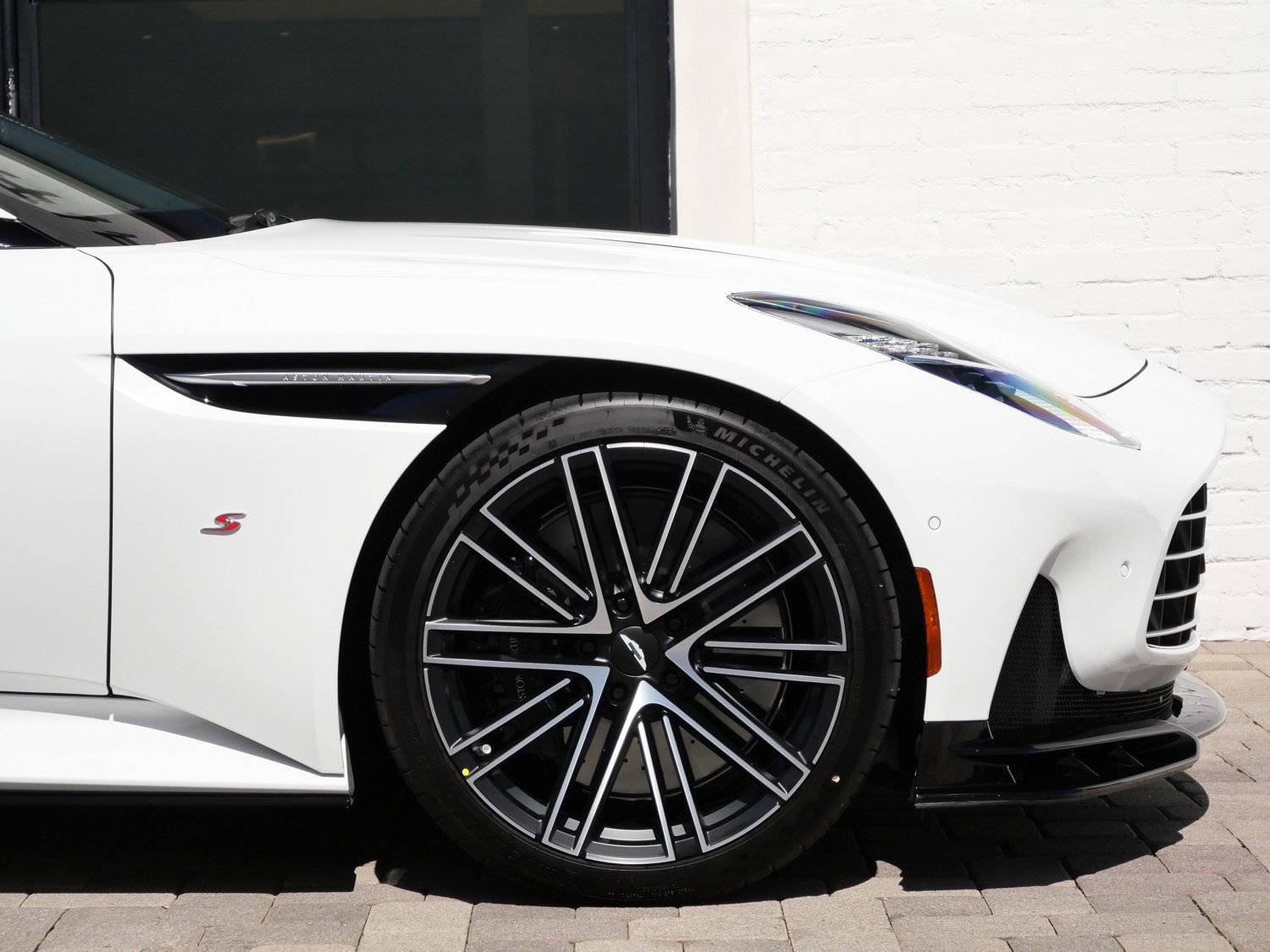 New 2026 Aston Martin DB12 Convertible RWD image 4