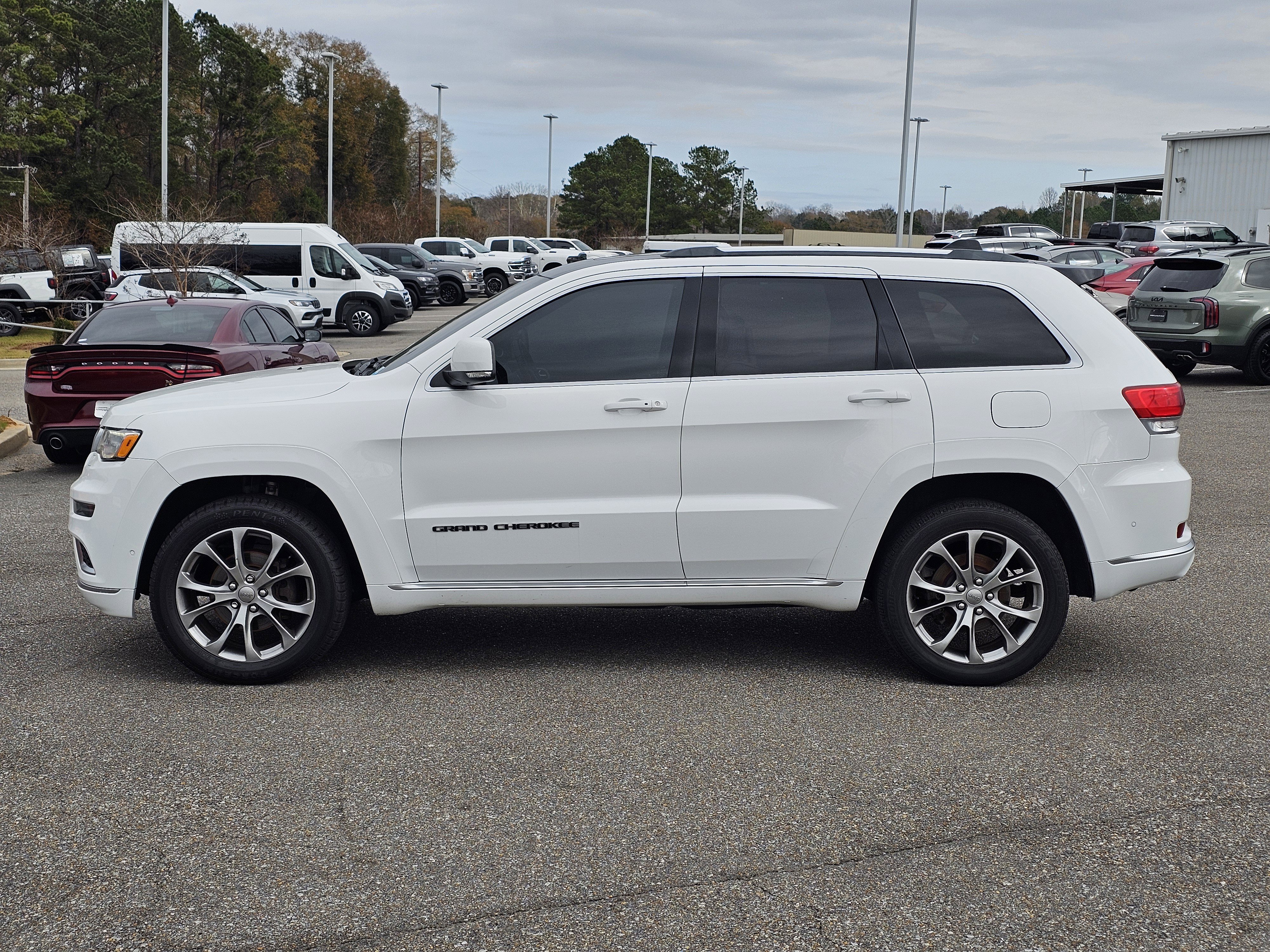 Used 2020 Jeep Grand Cherokee Summit image 14