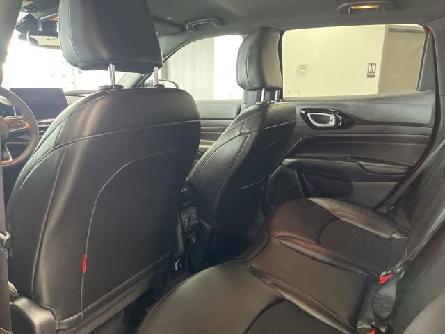 Used 2025 Jeep Compass Trailhawk AWD/4WD image 20
