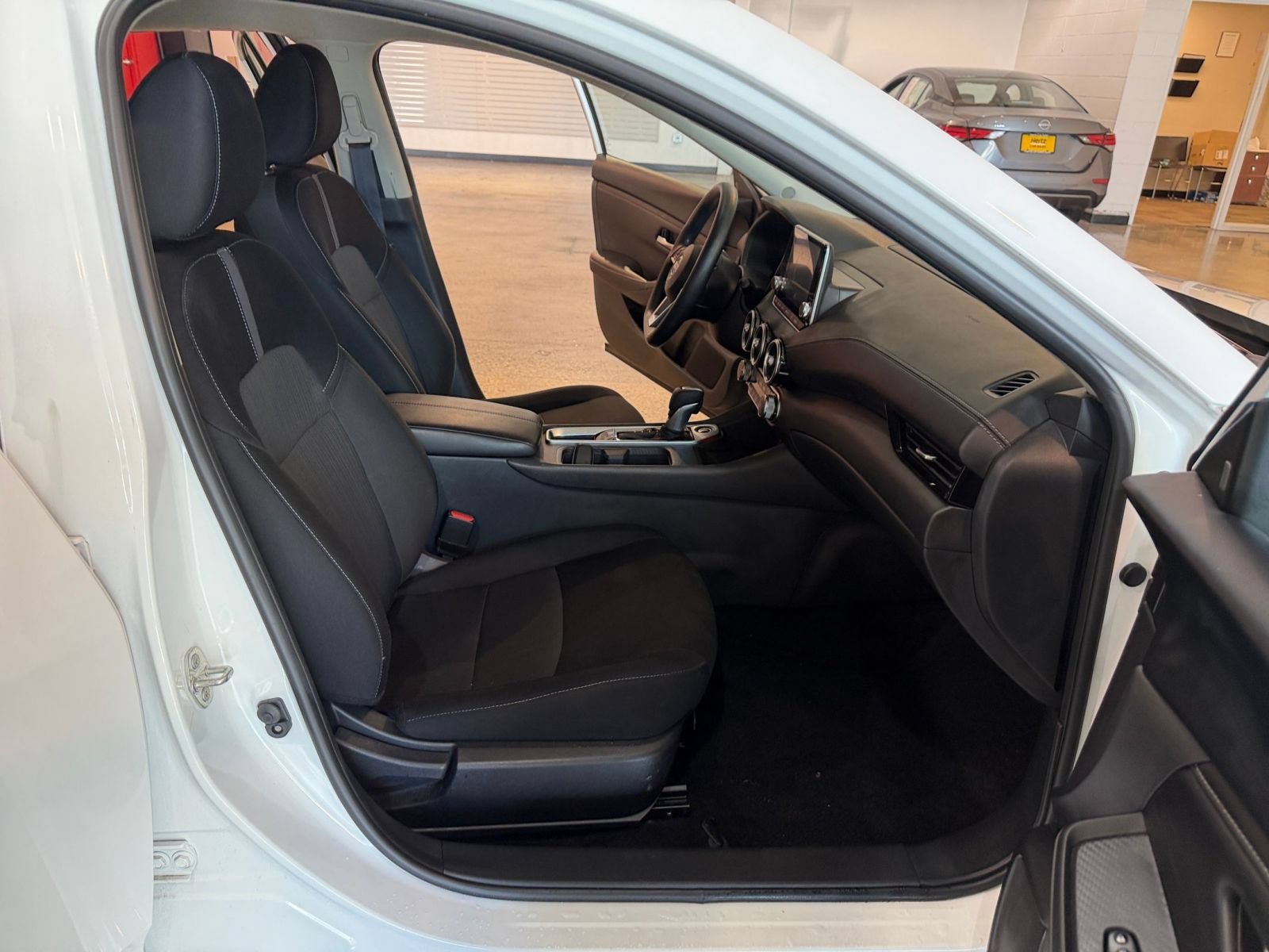 Used 2025 Nissan Sentra SV FWD image 30