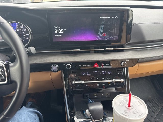 Certified 2024 Kia Carnival EX image 5