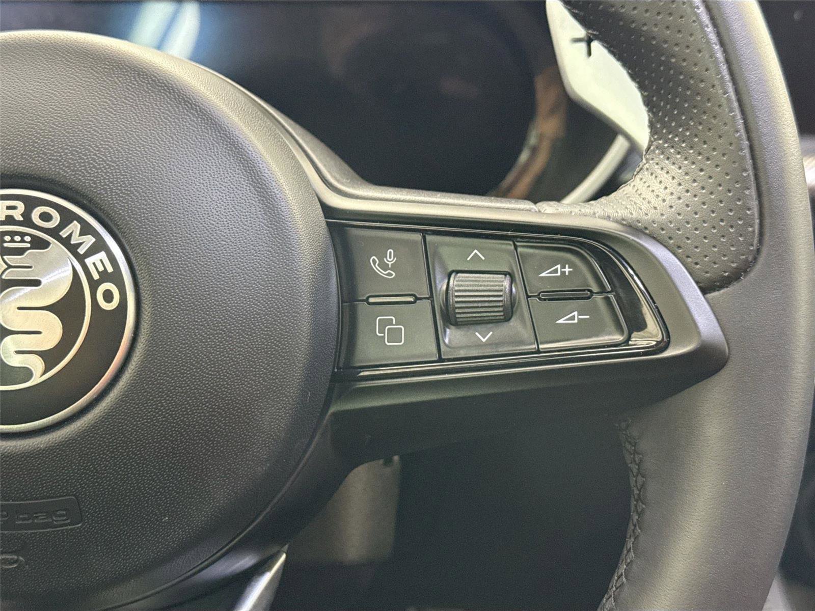 Used 2024 Alfa Romeo Stelvio Veloce image 20