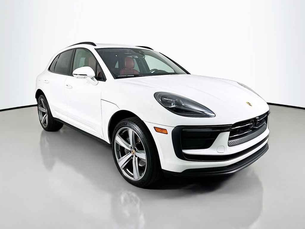 Certified 2024 Porsche Macan AWD/4WD image 7