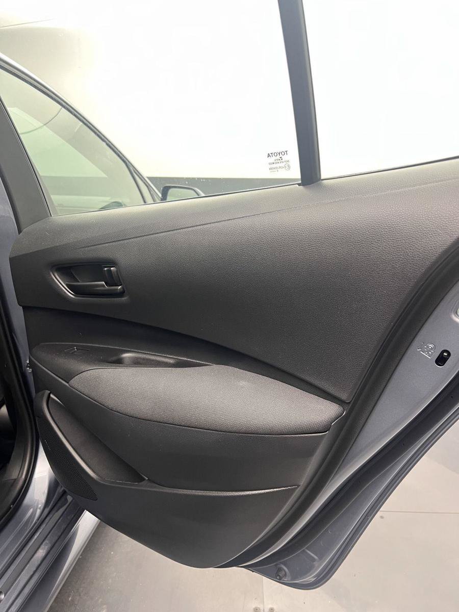 Used 2025 Toyota Corolla LE w/ Convenience Package FWD image 18