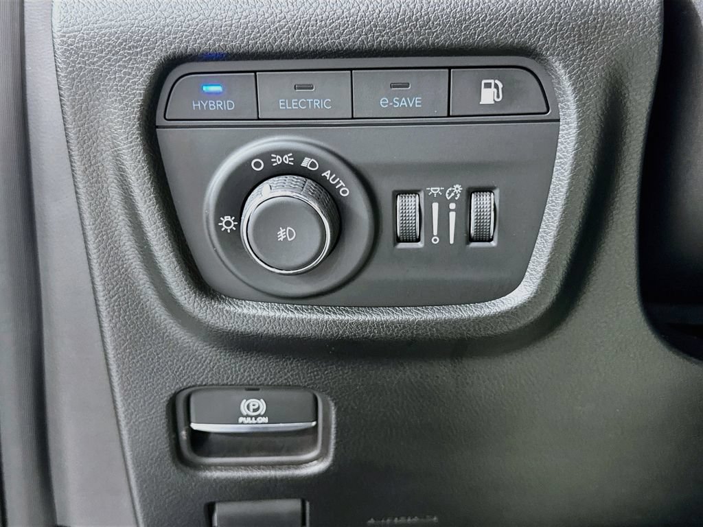 Used 2023 Jeep Grand Cherokee Trailhawk w/ Luxury Tech Group III AWD/4WD image 17