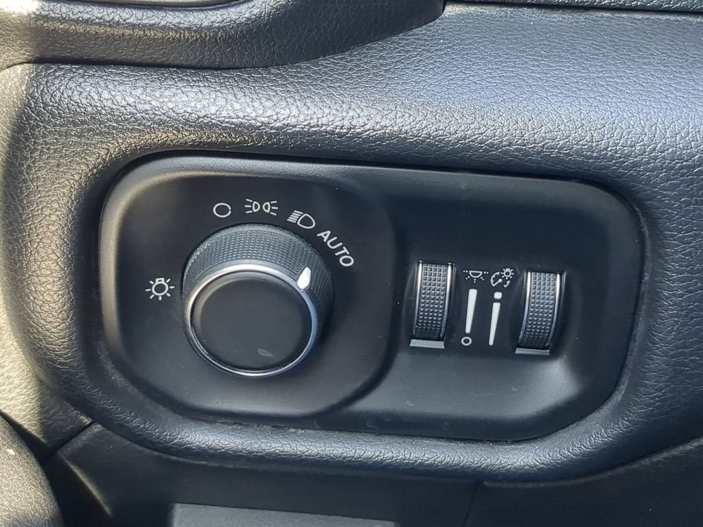 Used 2019 RAM 5500 Tradesman RWD image 19