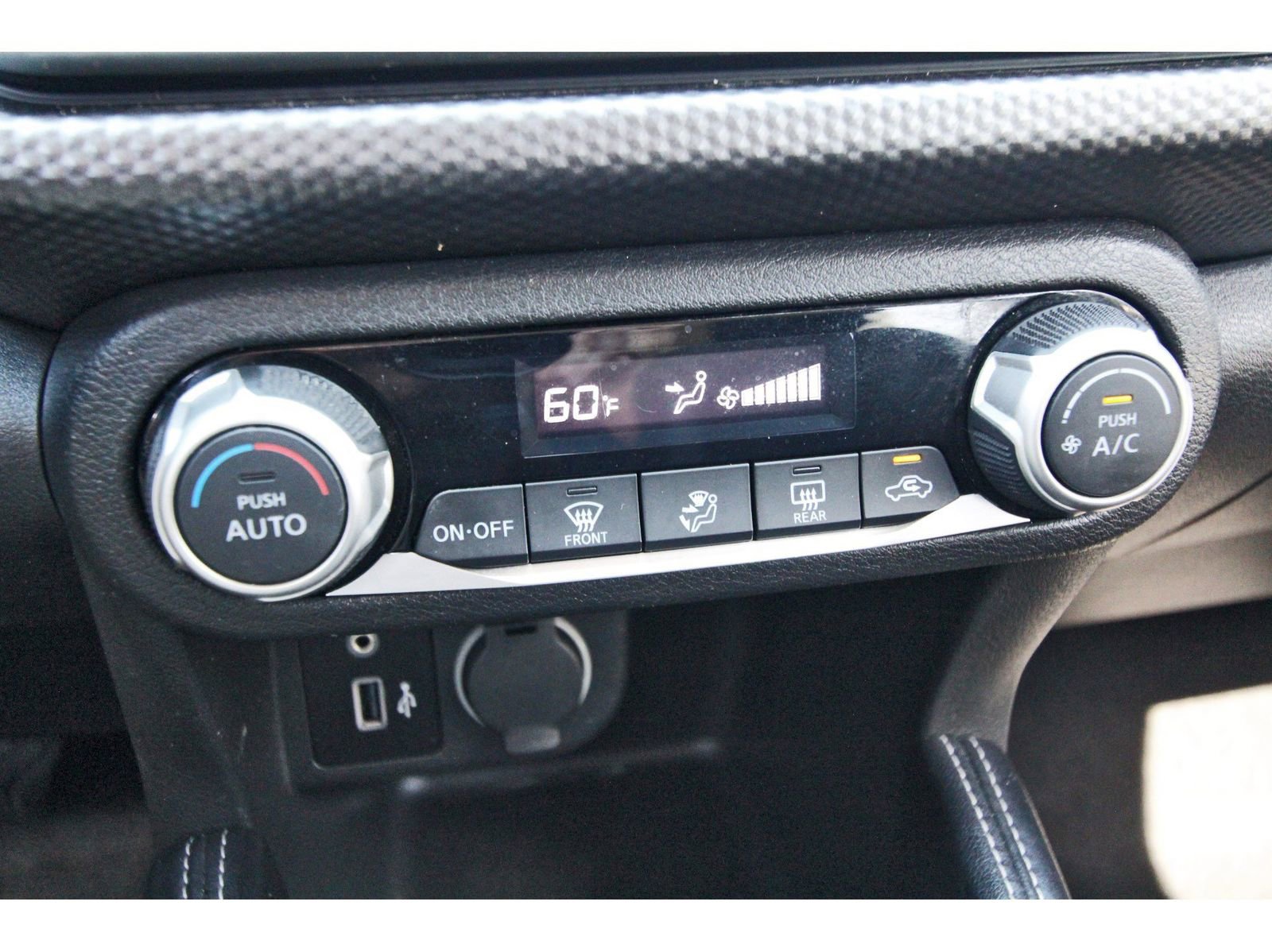 Used 2019 Nissan Kicks SV image 25