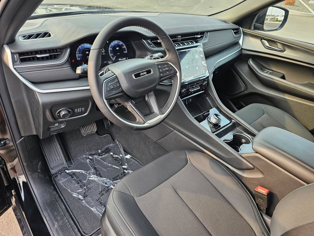 New 2025 Jeep Grand Cherokee Laredo X w/ Luxury Tech Group I AWD/4WD video 2
