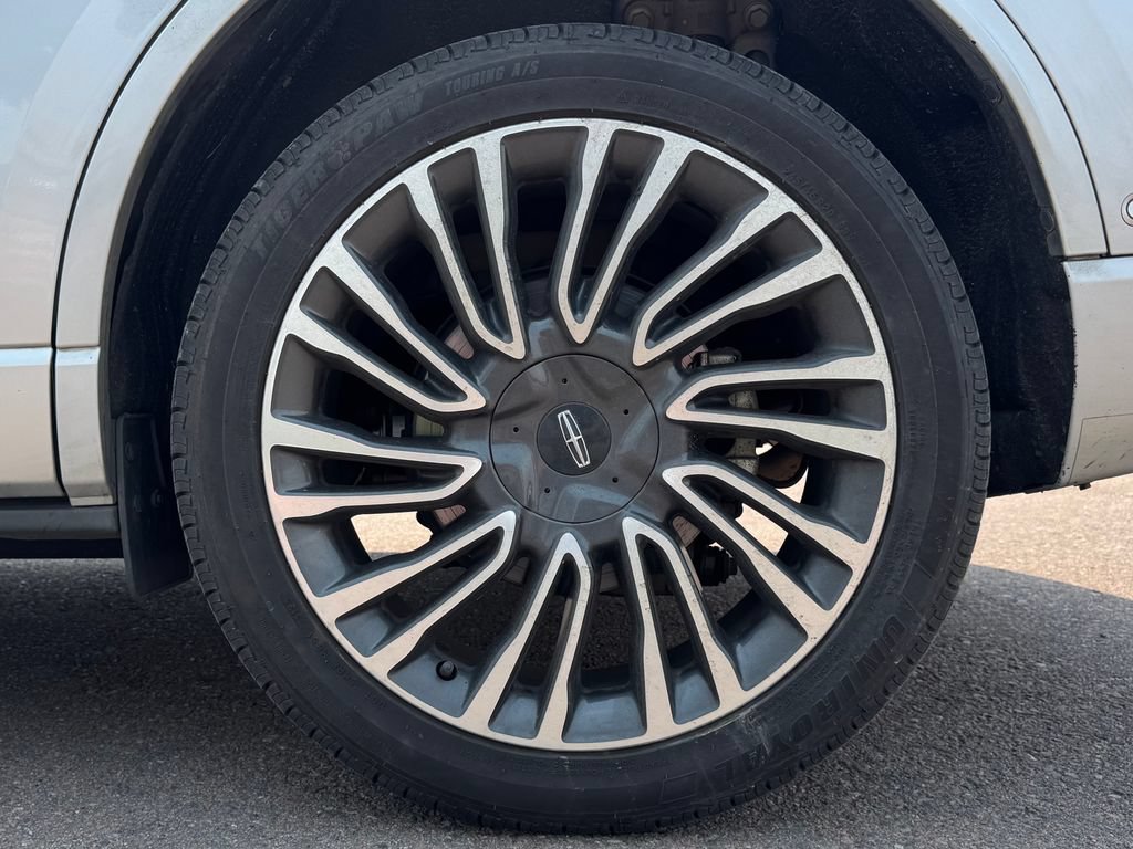 Used 2020 Lincoln Corsair Reserve w/ Equipment Group 201A AWD/4WD image 12