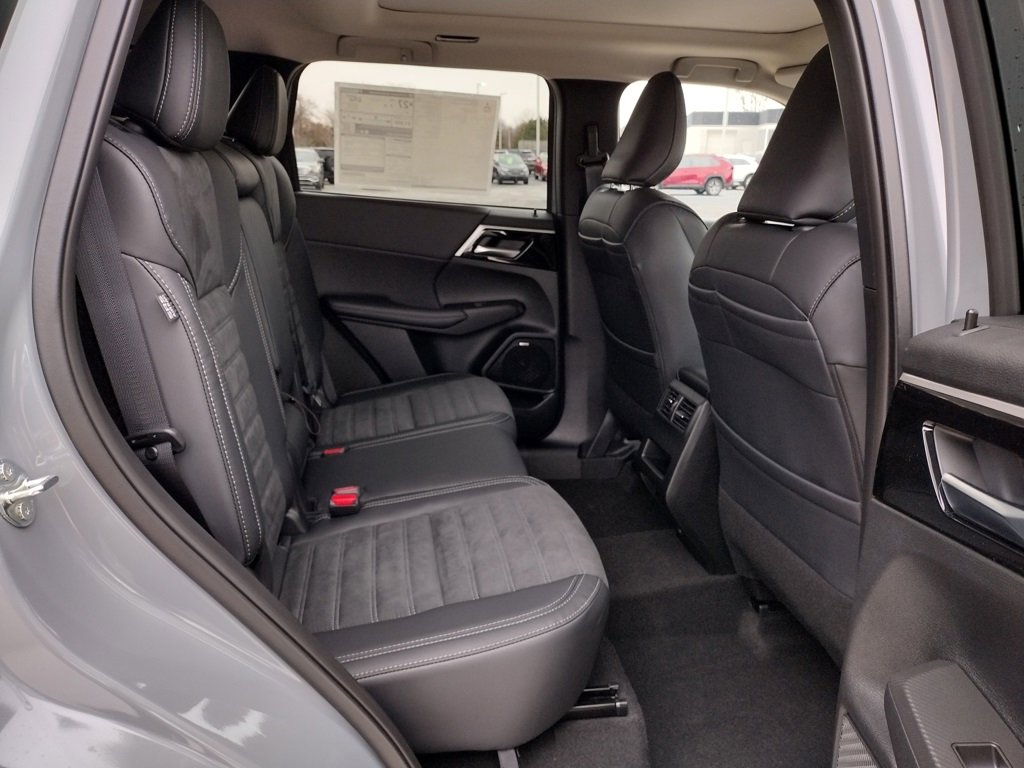 New 2026 Mitsubishi Outlander Trail Edition image 10